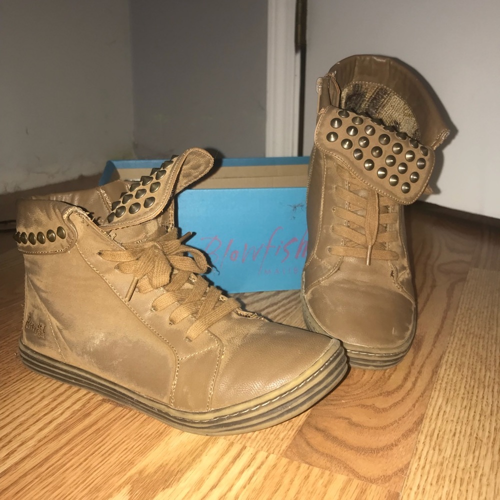 Blowfish Raegan sneakers size 6.5
